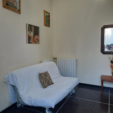 Apartamento Comfortable One Bedroom With Parking Space In The Center Of Génova