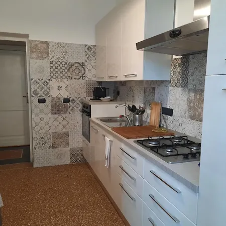 Comfortable One Bedroom With Parking Space In The Center Of * Genoa