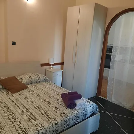 Comfortable One Bedroom With Parking Space In The Center Of * Genoa