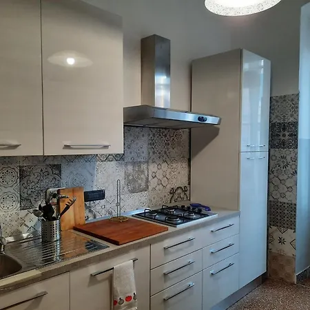 Apartamento Comfortable One Bedroom With Parking Space In The Center Of Génova