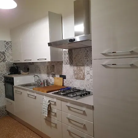 Apartment Comfortable One Bedroom With Parking Space In The Center Of