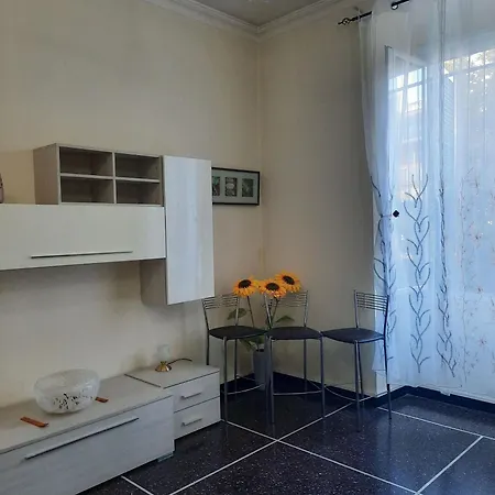 Comfortable One Bedroom With Parking Space In The Center Of Genoa